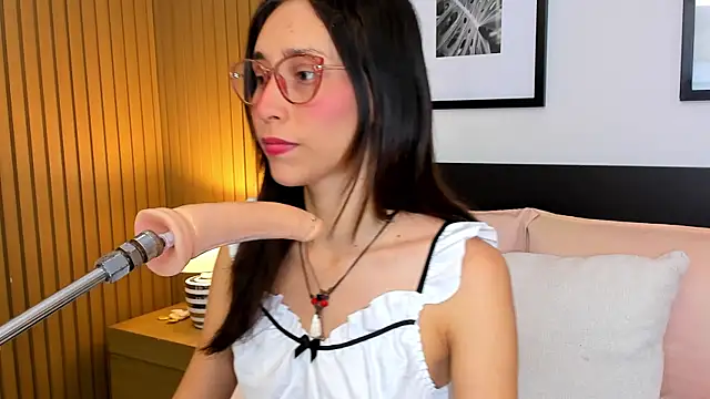 Snapshot of doll_bella_ chatting on 03/29/26, 07:58 doll bella online show from 03/29/26, 07:58