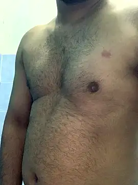 Snapshot of desiduzz21 chatting on 01/17/26, 08:19 desiduzz21 online show from 01/17/26, 08:19