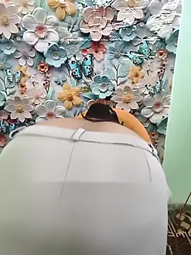 Cute payal0 online show from 02/17/25, 11:02