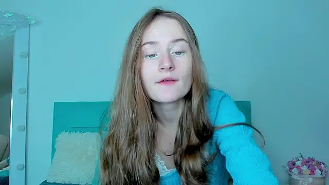 L1ittle kitty  online show from 11/13/25, 06:34