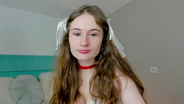 L1ittle kitty  online show from 11/29/25, 06:27