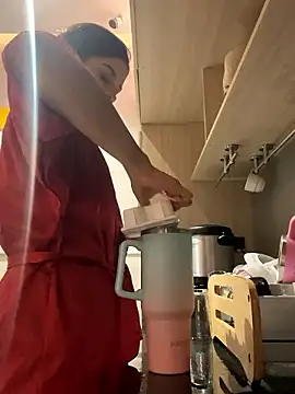 Alisha-Bond online show from 12/01/24, 11:47