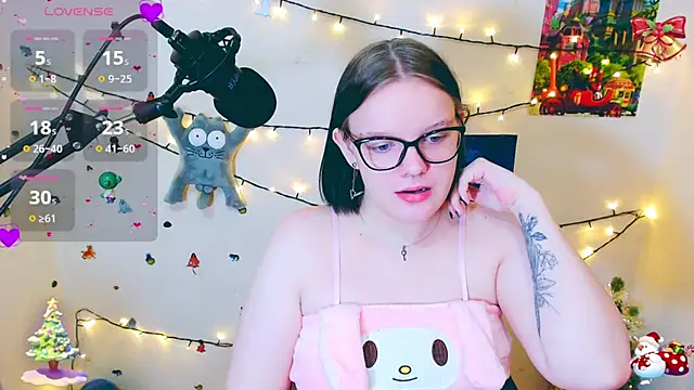 Snapshot of DivaMarisa chatting on 12/24/24, 11:17 DivaMarisa online show from 12/24/24, 11:17