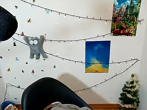 Snapshot of DivaMarisa chatting on 12/30/24, 04:40 DivaMarisa online show from 12/30/24, 04:40