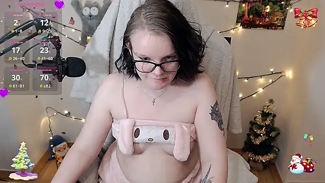 Snapshot of DivaMarisa chatting on 01/24/25, 10:21 DivaMarisa online show from 01/24/25, 10:21