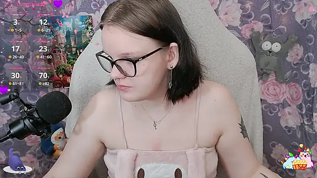 Snapshot of DivaMarisa chatting on 02/17/25, 08:19 DivaMarisa online show from 02/17/25, 08:19