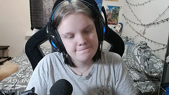 Snapshot of DivaMarisa chatting on 03/12/25, 11:20 DivaMarisa online show from 03/12/25, 11:20