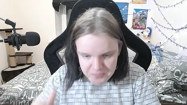 Snapshot of DivaMarisa chatting on 03/14/25, 04:30 DivaMarisa online show from 03/14/25, 04:30