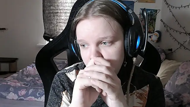 Snapshot of DivaMarisa chatting on 03/16/25, 09:16 DivaMarisa online show from 03/16/25, 09:16