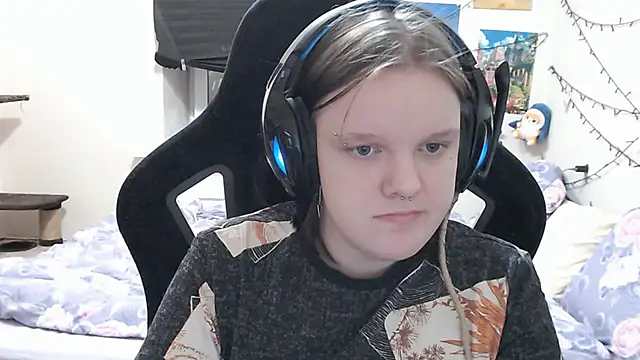 Snapshot of DivaMarisa chatting on 03/16/25, 03:28 DivaMarisa online show from 03/16/25, 03:28