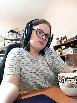 Snapshot of DivaMarisa chatting on 03/23/25, 12:15 DivaMarisa online show from 03/23/25, 12:15