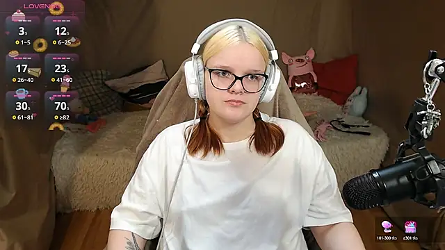 Snapshot of DivaMarisa chatting on 11/23/25, 07:08 DivaMarisa online show from 11/23/25, 07:08