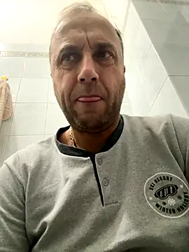 Snapshot of Lecatore80 chatting on 11/20/25, 07:13 Lecatore80 online show from 11/20/25, 07:13
