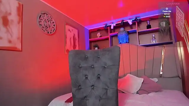 Lucy Williiams online show from 10/31/25, 03:24