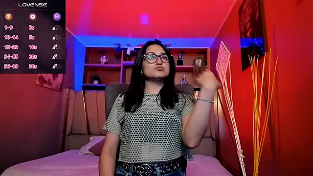 Lucy Williiams online show from 11/10/25, 11:31