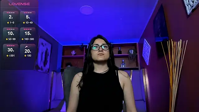 Lucy Williiams online show from 12/04/25, 12:03