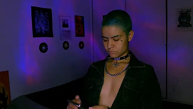 Snapshot of alex_one888 chatting on 01/13/26, 11:43 alex one888 online show from 01/13/26, 11:43