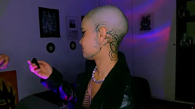 Snapshot of alex_one888 chatting on 01/15/26, 12:04 alex one888 online show from 01/15/26, 12:04