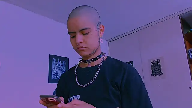 Snapshot of alex_one888 chatting on 02/04/26, 06:25 alex one888 online show from 02/04/26, 06:25