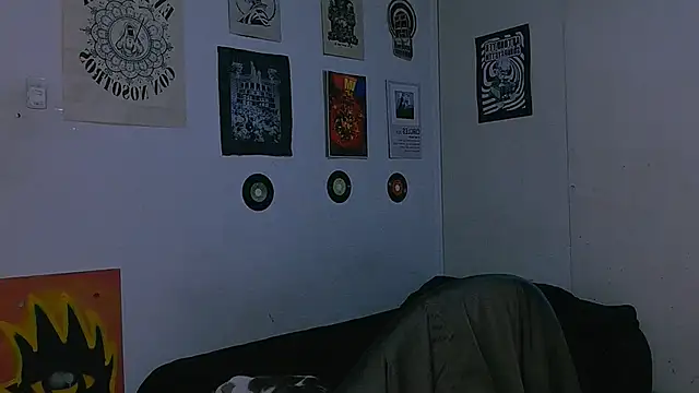 Snapshot of alex_one888 chatting on 03/03/26, 11:43 alex one888 online show from 03/03/26, 11:43