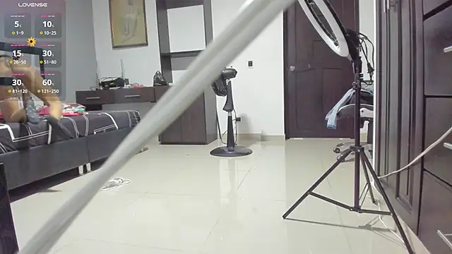 Snapshot of valeria_hurtado chatting on 02/13/25, 02:01 valeria hurtado online show from 02/13/25, 02:01