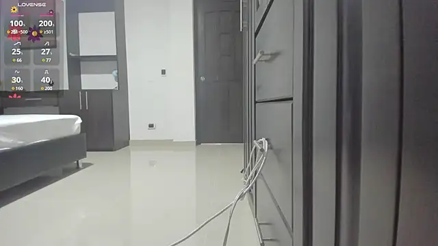 Snapshot of valeria_hurtado chatting on 02/28/25, 03:15 valeria hurtado online show from 02/28/25, 03:15