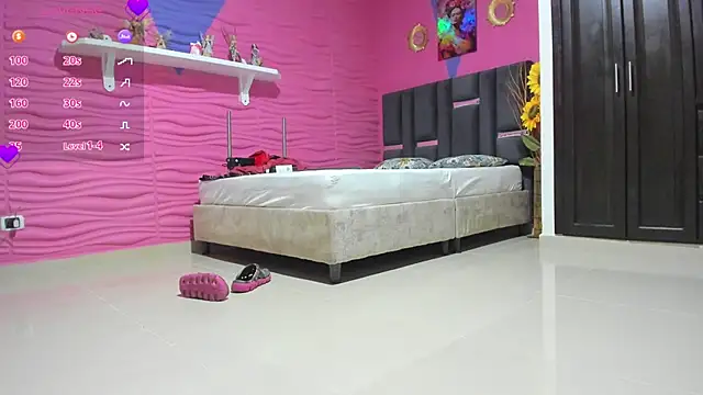 valeria hurtado online show from 03/06/25, 02:19