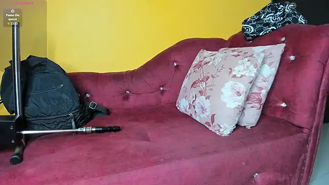 Snapshot of valeria_hurtado chatting on 10/02/25, 02:07 valeria hurtado online show from 10/02/25, 02:07