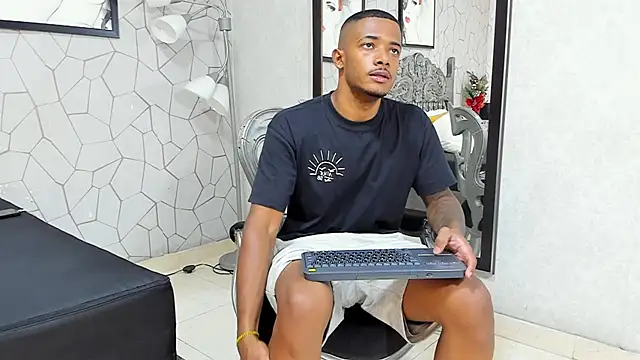 Snapshot of jackmacson chatting on 12/09/24, 07:50 jackmacson online show from 12/09/24, 07:50