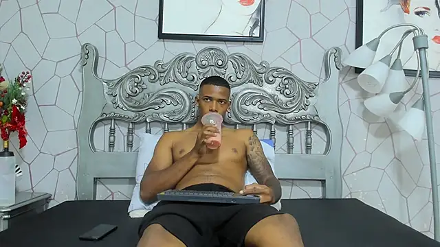 Snapshot of jackmacson chatting on 01/03/25, 10:40 jackmacson online show from 01/03/25, 10:40