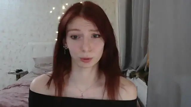 Snapshot of KateBunny chatting on 12/17/25, 03:18 KateBunny online show from 12/17/25, 03:18