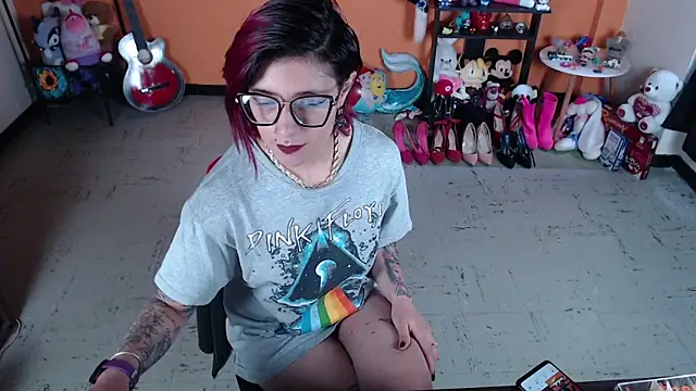 Snapshot of MissMiia2 chatting on 01/14/25, 01:38 MissMiia2 online show from 01/14/25, 01:38