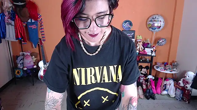 Snapshot of MissMiia2 chatting on 01/15/25, 03:18 MissMiia2 online show from 01/15/25, 03:18