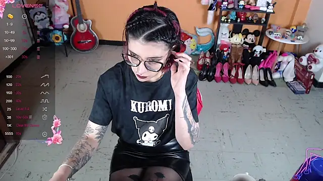 Snapshot of MissMiia2 chatting on 01/22/25, 02:14 MissMiia2 online show from 01/22/25, 02:14