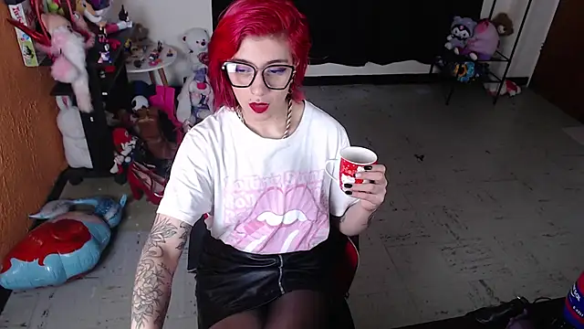 Snapshot of MissMiia2 chatting on 02/09/25, 02:07 MissMiia2 online show from 02/09/25, 02:07