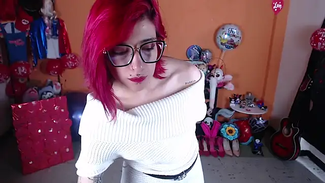 Snapshot of MissMiia2 chatting on 03/18/25, 03:53 MissMiia2 online show from 03/18/25, 03:53