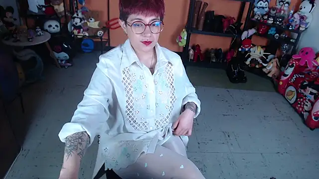 MissMiia2 online show from 06/18/26, 10:19