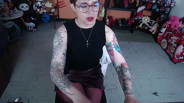 MissMiia2 online show from 06/25/26, 01:04