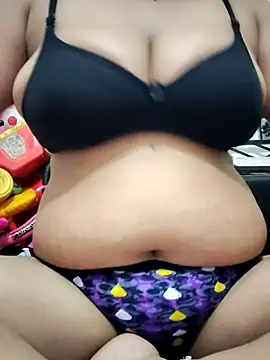 Snapshot of Ayesha300 chatting on 11/04/25, 05:34 Ayesha300 online show from 11/04/25, 05:34