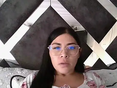 Snapshot of PERLA_LOVE_SEXY chatting on 11/04/25, 08:52 PERLA LOVE SEXY online show from 11/04/25, 08:52