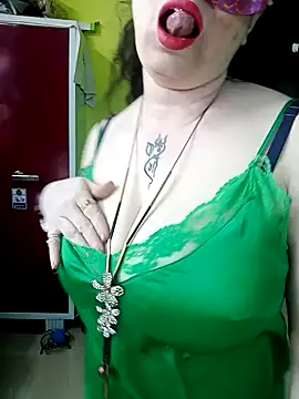 Snapshot of Raja_Ranii chatting on 12/15/24, 06:40 Raja Ranii online show from 12/15/24, 06:40