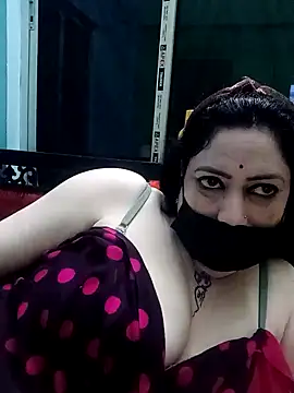 Snapshot of Raja_Ranii chatting on 12/18/24, 04:49 Raja Ranii online show from 12/18/24, 04:49