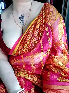 Snapshot of Raja_Ranii chatting on 01/12/25, 05:24 Raja Ranii online show from 01/12/25, 05:24