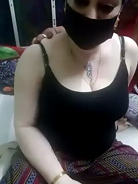 Snapshot of Raja_Ranii chatting on 01/22/25, 05:17 Raja Ranii online show from 01/22/25, 05:17