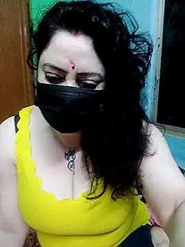 Snapshot of Raja_Ranii chatting on 02/16/25, 10:43 Raja Ranii online show from 02/16/25, 10:43