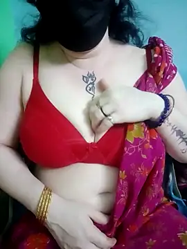 Snapshot of Raja_Ranii chatting on 03/04/25, 12:12 Raja Ranii online show from 03/04/25, 12:12