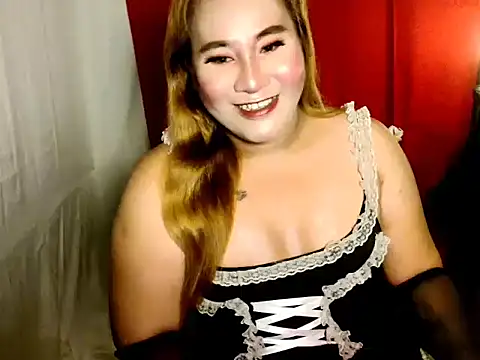 Snapshot of UrAmazingCassy chatting on 10/04/25, 03:32 UrAmazingCassy online show from 10/04/25, 03:32