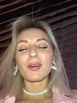 Snapshot of Diamond_Bunny_ chatting on 01/29/25, 05:24 Diamond Bunny online show from 01/29/25, 05:24