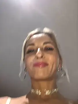 Snapshot of Diamond_Bunny_ chatting on 02/19/25, 04:00 Diamond Bunny online show from 02/19/25, 04:00