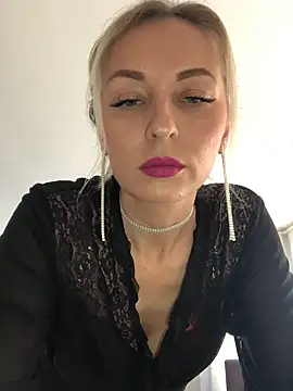 Snapshot of Diamond_Bunny_ chatting on 02/21/25, 01:00 Diamond Bunny online show from 02/21/25, 01:00